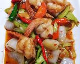 รูปขั้นตอนการทำที่ 5 ของ กุ้งผัดเม็ดมะม่วง