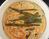Foto langkah ke 3 dari resep Pajeon daun bawang dan kentang.