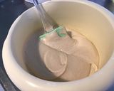 Une image de l'étape 6 de Gâteau caramélisé à l'ananas et jus de pêches.
