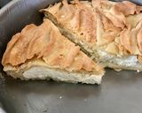 Φωτογραφία βήματος 3 της συνταγής Τυρόπιτα με 3 τυριά και ανάγλυφο σπιτικό φύλλο