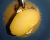 A picture of step 2 of Soyayyen dankali mai kwai.