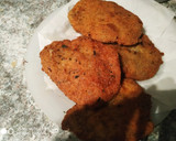 Foto del paso 3 de la receta: Chuletas de cerdo empanadas