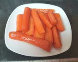 A picture of step 4 of Roasted Carrots in Honey and a drop of Brandy. 😍.