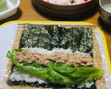 Foto del paso 2 de la receta: Japanense Sushi Spiral VC Uramaki de Atún con Lechuga!!