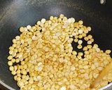 A picture of step 1 of Roasted chana dal laddu.