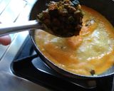 A picture of step 5 of Bhindi garlic kadhi.