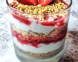 Foto langkah ke 4 dari resep Strawberry Cheesecake in Jar.
