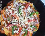 ऑमलेट पिझ्झा (omlette pizza recipe in marathi) रेसिपी स्टेप 6 फोटो 
