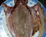 Hình bước làm 2 của món Cá lóc cuộn thịt chiên giòn