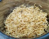Hình bước làm 1 của món Canh ruốc khô nấu khế