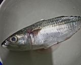 Foto langkah ke 1 dari resep Ikan Kembung Goreng Sambal Dadak.