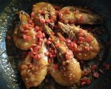 รูปขั้นตอนการทำที่ 5 ของ กุ้งทอดผัดซอสไข่เค็ม