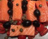 Foto del passaggio 3 della ricetta Salmone alla Mediterranea