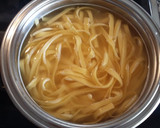 Foto del paso 2 de la receta: Tallarines con champiñones en salsa