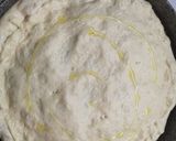 Foto del passaggio 6 della ricetta Focaccia gratinata ripiena, con bordo al prosciutto cotto