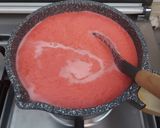 Foto langkah ke 3 dari resep Puding lumut Strawberry.