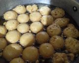 A picture of step 2 of Dahi bharay.