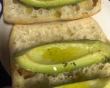 Foto del paso 1 de la receta: Bocata de huevo frito, aguacate y jamón, "carpe diem"