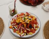 Foto del paso 4 de la receta Ensalada de Tomate Rama, Pavía, Olivas de Aragón y Rabanito