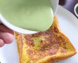 Foto langkah ke 5 dari resep Matcha Lava Toast.