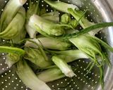 Foto del passaggio 1 della ricetta Orecchiette di grano arso al forno, con puntarelle, olive e burrata