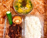 Hình bước làm 5 của món Cơm ngon nhà Huý 🏡: Mắm ruốc xào thịt sả ớt - Canh bí đỏ