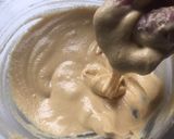 A picture of step 1 of Besan kay mini dahi balay.