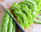 Hình bước làm 1 của món 💚 Khổ Qua Xào Trứng Gà