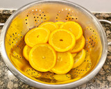 Foto del paso 2 de la receta: Naranjas confitadas al aroma de azahar