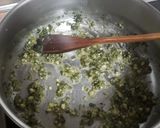 Foto del paso 1 de la receta: Caella en salsa verde con almejas