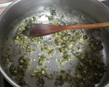 Foto del paso 1 de la receta: Caella en salsa verde con almejas
