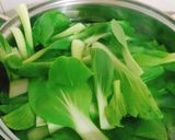 Hình bước làm 2 của món Cải thìa xốt nấm đông cô