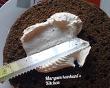 A picture of step 11 of Chocolate cake with whip cream.