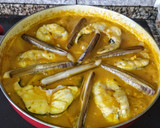 Foto del paso 6 de la receta: Merluza con navajas en salsa marinera
