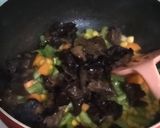 Foto langkah ke 4 dari resep 🍄Tumis Jamur Pelangi 🍄.