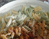 Foto del paso 1 de la receta: Ensalada tricolor de hélices vegetales