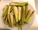 Hình bước làm 2 của món Chân gà hầm ớt xiêm xanh