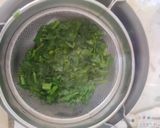 A picture of step 1 of Hariyali Lachha Paratha.