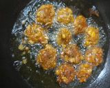 A picture of step 2 of Red chili garlic spicy chattny sweet corn pakory.