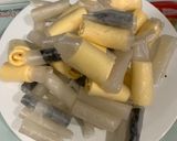 Hình bước làm 1 của món Tokbokki làm từ bánh tráng Việt Nam (Chay)