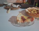 Foto del paso 12 de la receta: Tarta dulce rellena con crema pastelera y mermelada de membrillo