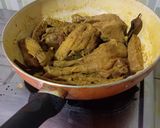 Foto langkah ke 5 dari resep Ayam ungkep bumbu kuning.