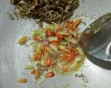 Foto langkah ke 2 dari resep Tumis teri daun pepaya jepang.