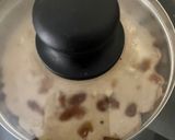A picture of step 3 of Banana Sooji Cake.