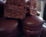 Foto del paso 8 de la receta: Alfajores súper chocolatosos