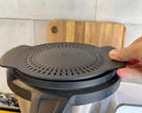 Foto del paso 2 de la receta: Cebolla caramelizada en modo alta temperatura con el robot MyCook Next