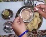 A picture of step 2 of Aloo tikki.
