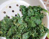 Foto langkah ke 2 dari resep Sayur daun singkong resep mertua.