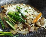 รูปขั้นตอนการทำที่ 4 ของ ผัดหมี่ซั่ว (เส้นไข่ขาว)