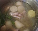 Foto langkah ke 1 dari resep Sop lohua ayam (bakso rambutan).